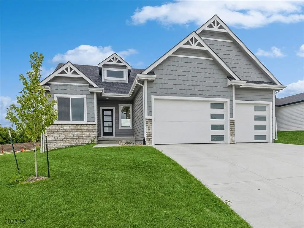 Azalea I home by DS Solid Construction