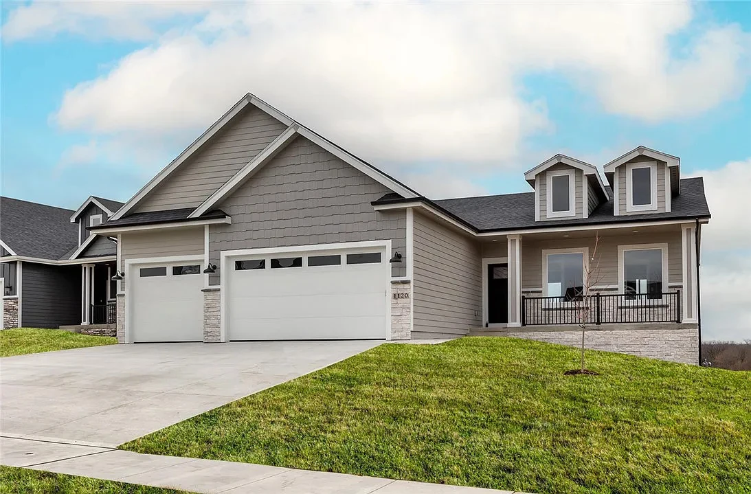 Bismarck home by DS Solid Construction